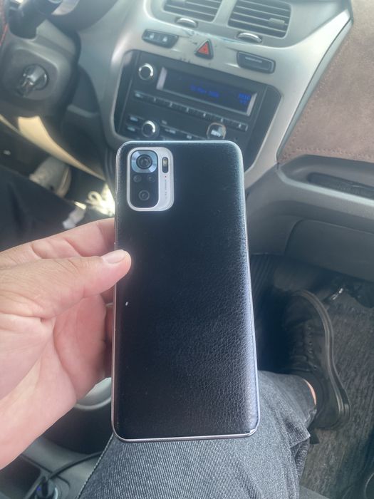 Продам смартфон в отличном состояний Redmi note 10s