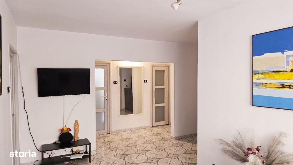 Apartament cu 4 camere, etaj 2, zona Asirom