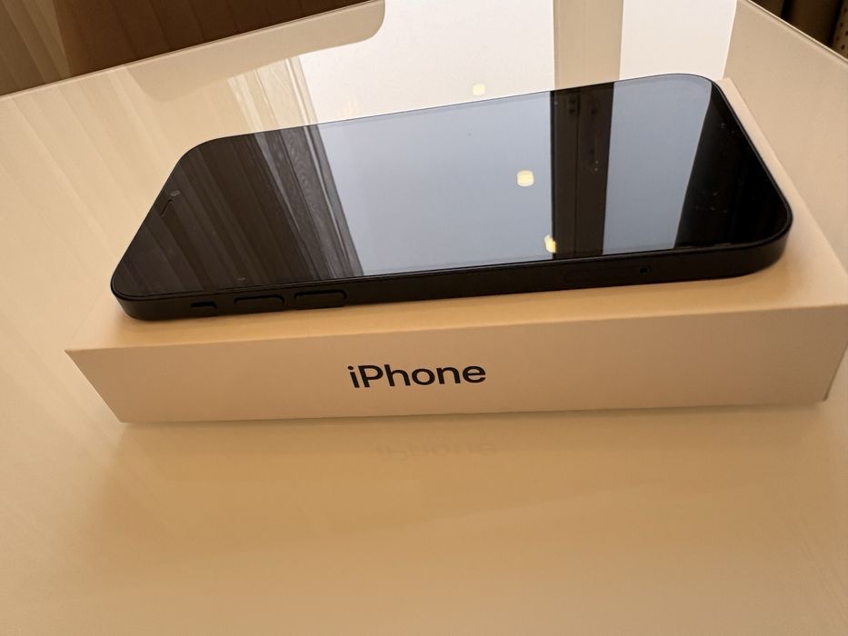 Продам Apple iPhone 12, 128Gb черный