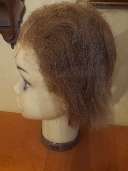 Manechin cap de fetiță vintage, deosebit