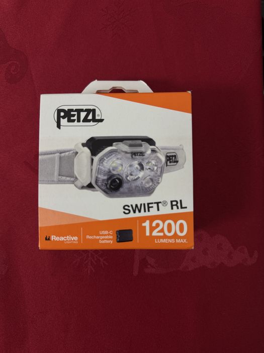 Lanternă frontală Petzl Swift RL 1200 lm