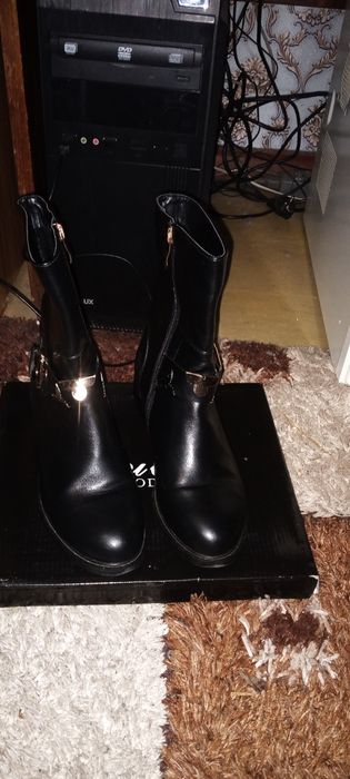 Срочно продам туфли