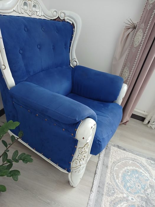 Два кресла , состояние среднее