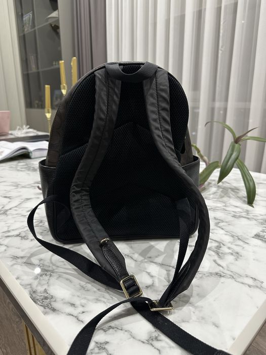 Продам кожаный рюкзак COACH