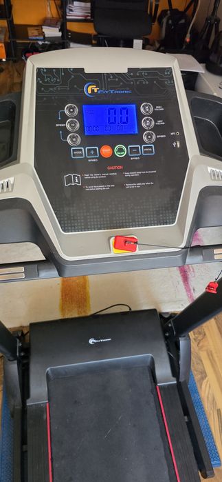 Bandă de alergare FitTronic D100 – Ca nouă, în garanție