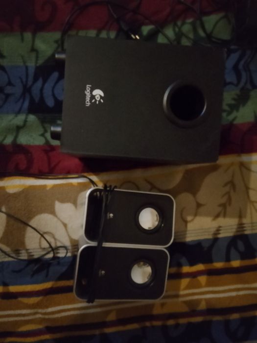 Продам две колонки сабвуфер