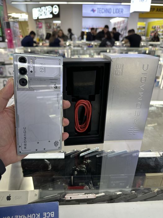 Redmagic 9 pro 16/512 как новый