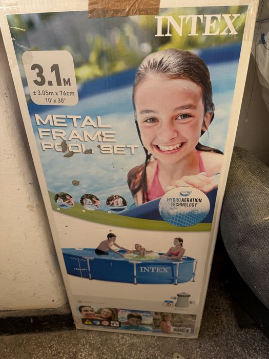 Продавам басейн