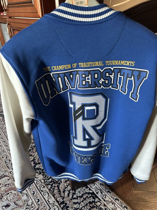 Продам бомбер новый