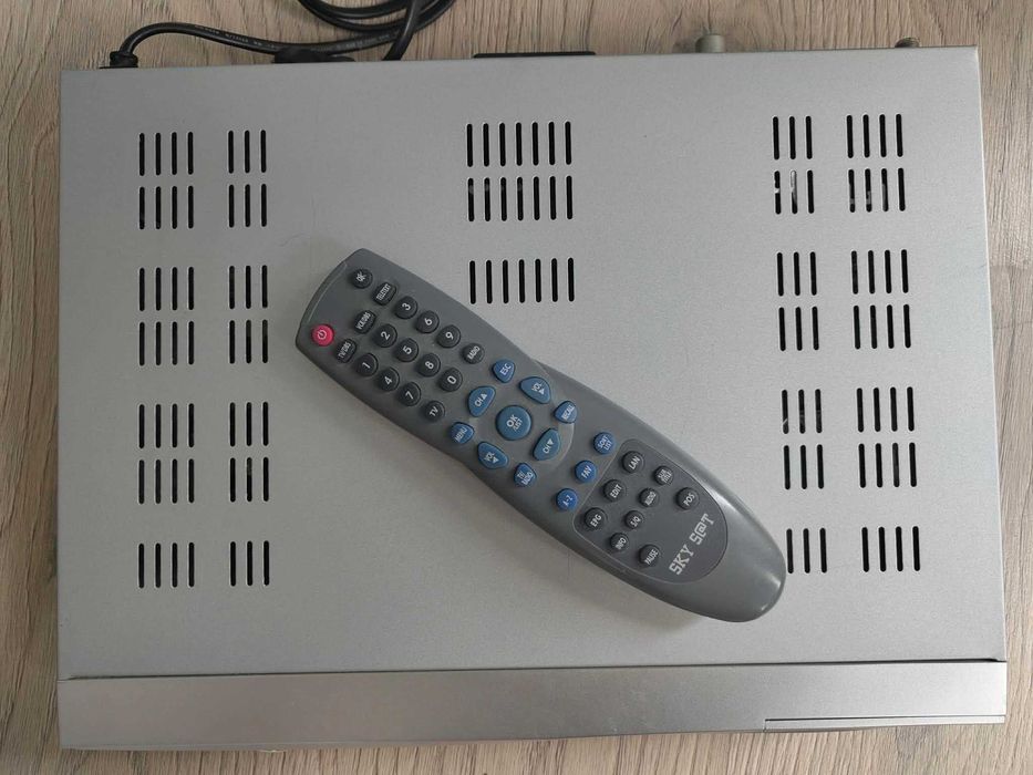 Сателитен приемник SKY Sat DSTB-9500 CI