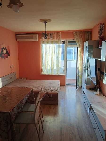 Продава се Двустаен апартамент в Бургас, Меден рудник - зона А - 66 кв.м за 1493 €/кв.м - Снимка #1