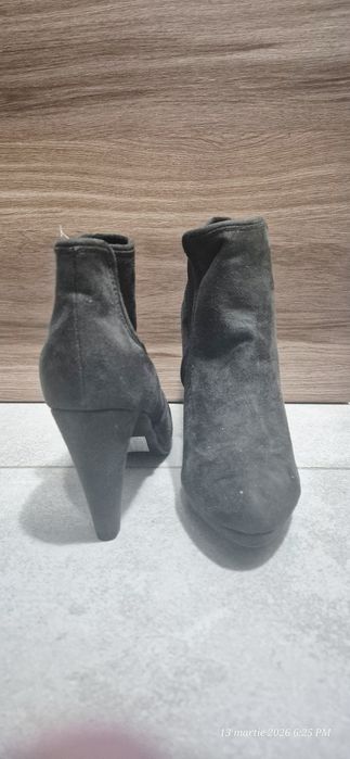 Botine nepurtate