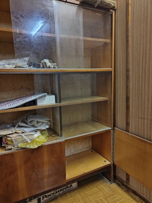 Продам книжный шкаф