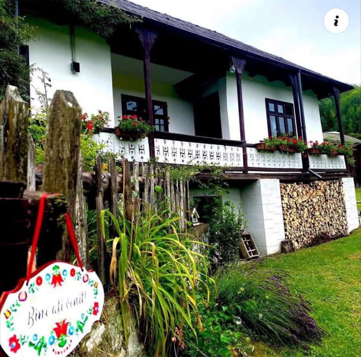 Afacere la cheie /pensiune/ proprietate/ teren 2 ha  de vânzare Hangu –Neamt