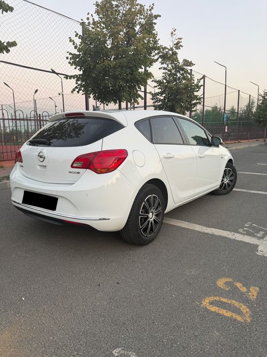 OPEL Astra 2013 — imagine 4