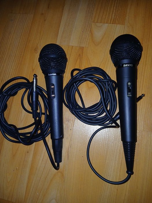 Microfon cu fir cu mufa