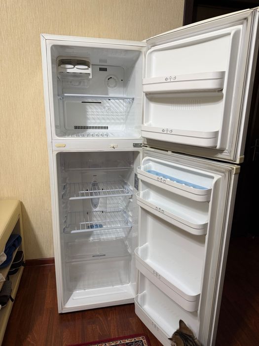 Продам холодильник