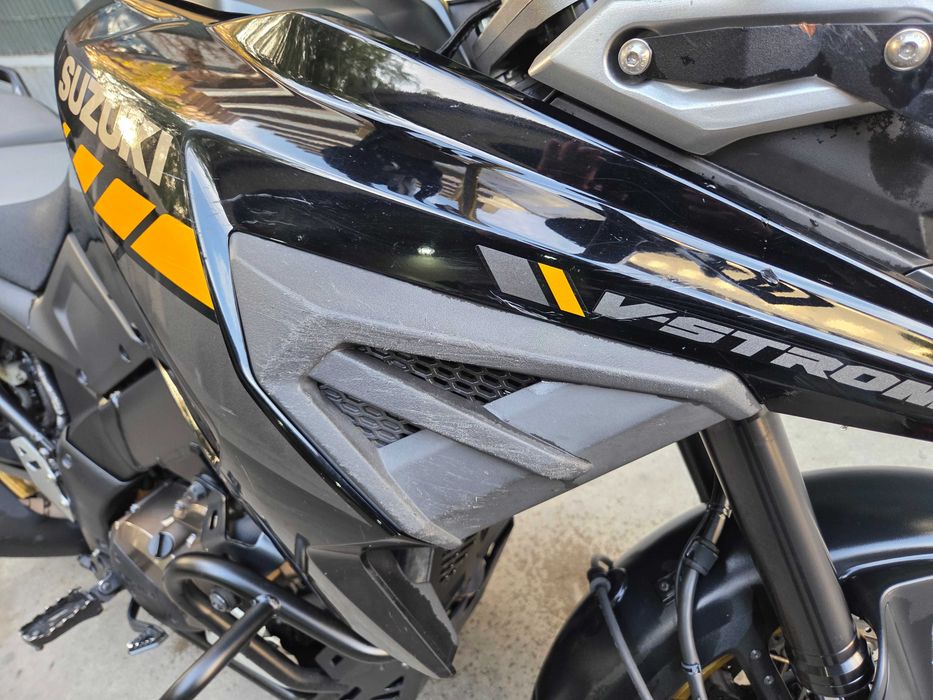 De vanzare Suzuki V Strom 1050 XT - Unic proprietar
