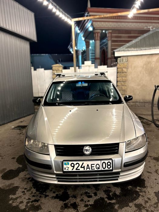 Автомобиль Fiat Stilo