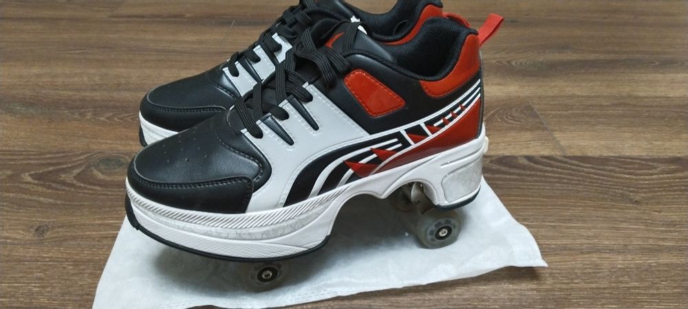Спортивные кроссовки роллеры