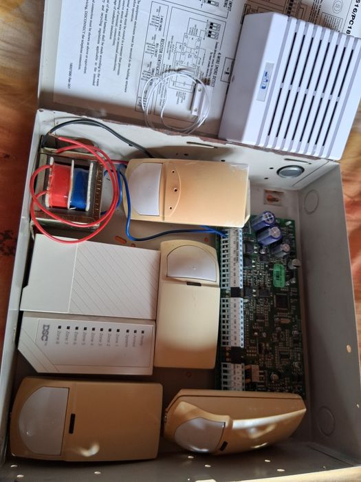 Продавам 2 комплекта СОТ алармена система DSC PC1616