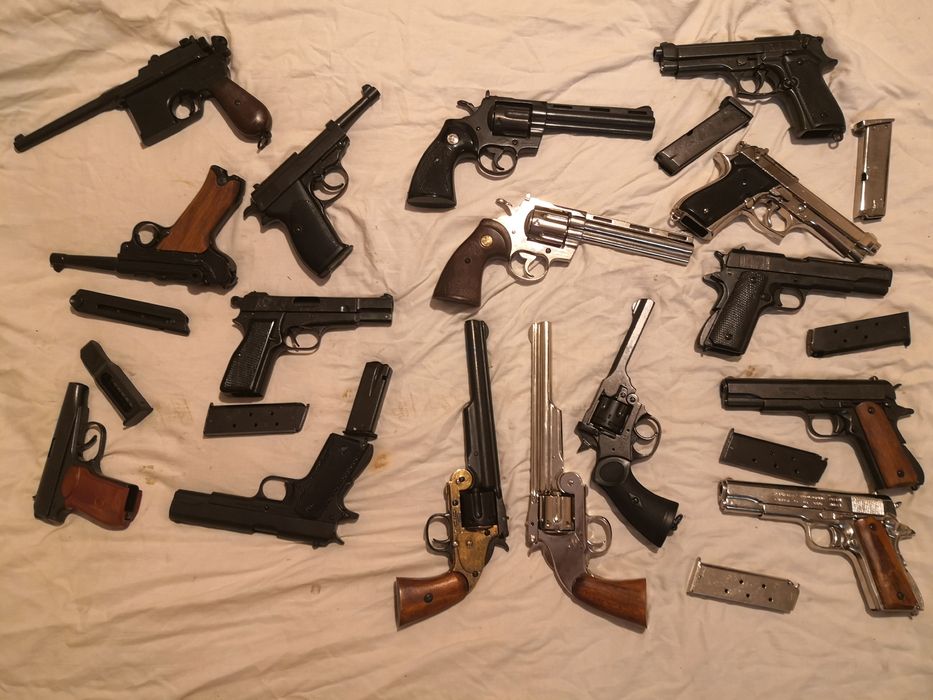 Пистолет, пистолети, револвер, пушка, автомат. Не стрелящи с нищо