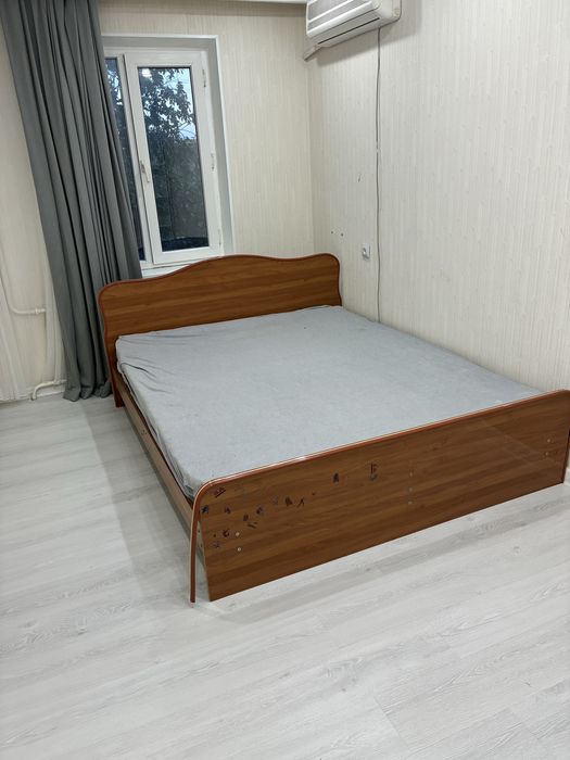Кровать для спальной