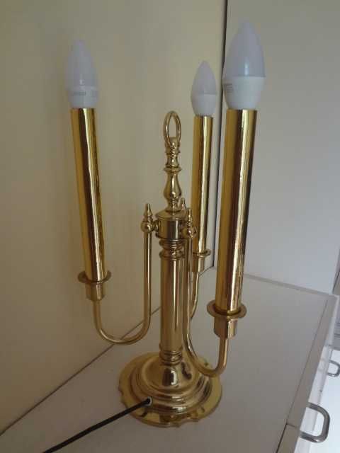 Стилна класическа лампа