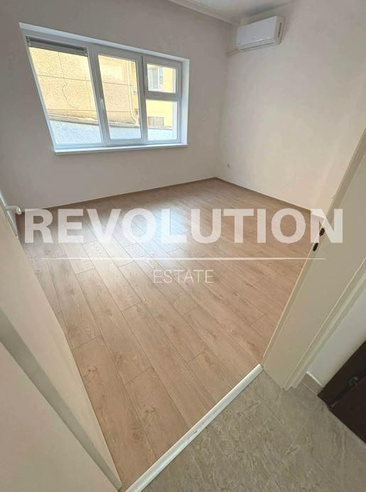 Дава се под наем Тристаен апартамент в Варна, Гръцка махала - 120 кв.м за 1097.01 € - Снимка #2