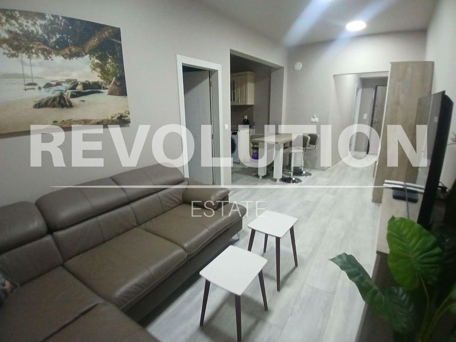 Тристаен апартамент в района на ЖП гара!