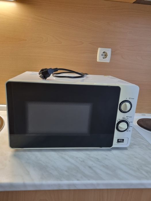 Микровълнова 700w