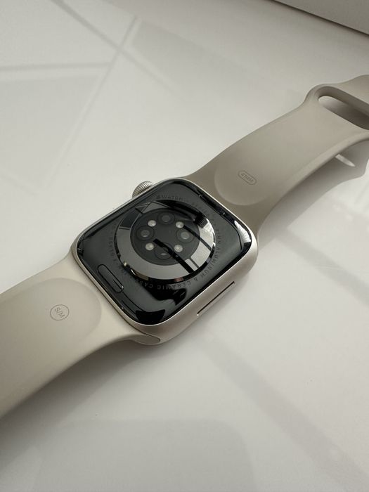Apple Watch Series 7 – 41 mm Starlight (часовник apple 7 серия)