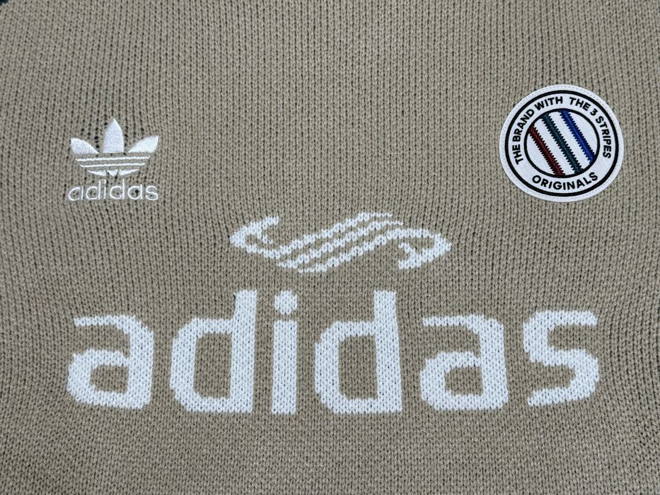 Adidas L/XL пуловер