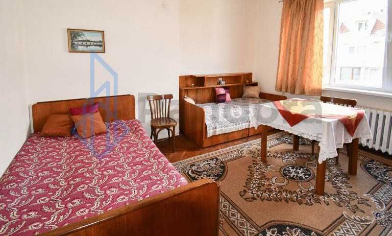 Дава се под наем Тристаен апартамент в София, Център - 86 кв.м за 475 € - Снимка #2