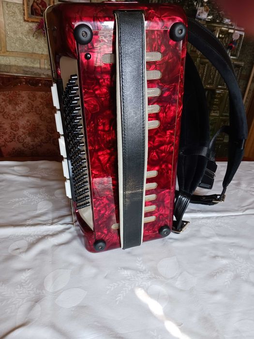 Acordeon Weltmeister 96 basi.