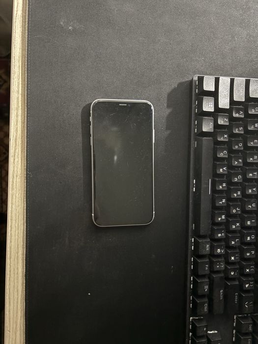 Продам айфон xr