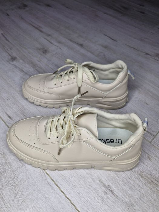 Продается женская обувь