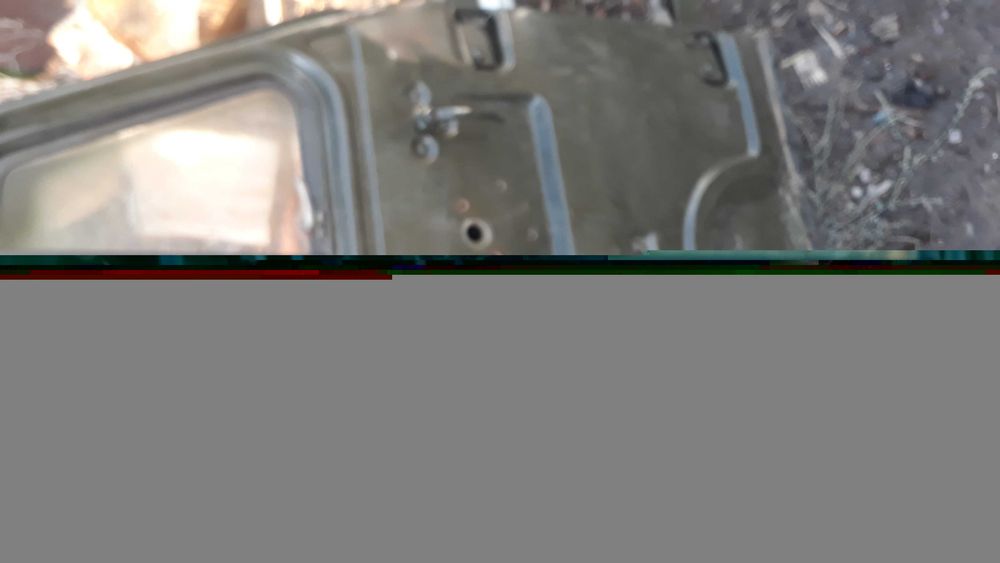 Продам дверь и крыло на газ53