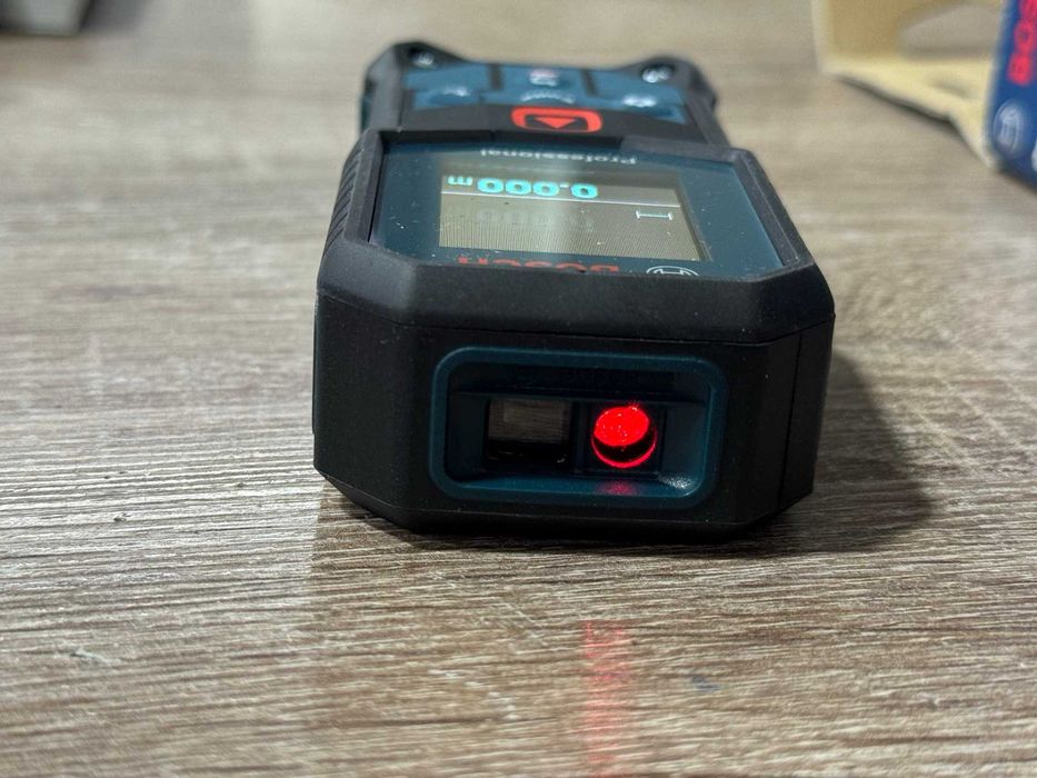 Лазерна ролетка BOSCH GLM 40-31