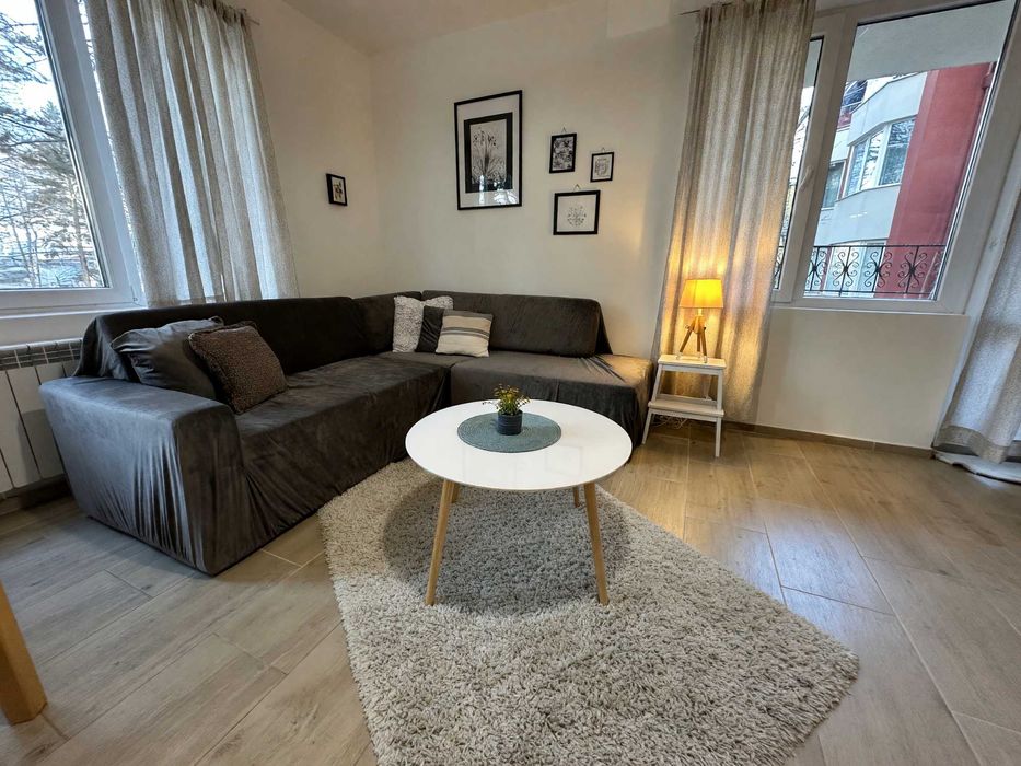 Дава се под наем Двустаен апартамент в София, Кръстова вада - 65 кв.м за 520 € - Снимка #1