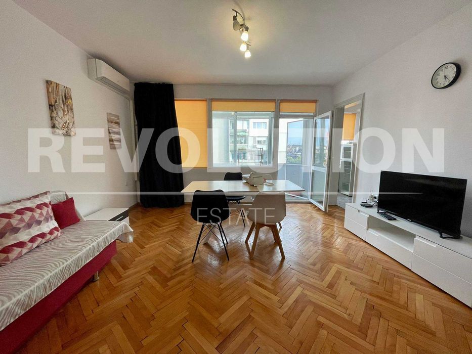 Дава се под наем Тристаен апартамент в Варна, Център - 74 кв.м за 510 € - Снимка #1