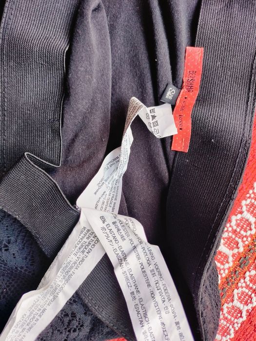 Fustă scurtă / tub din dantelă de damă Bershka mărimea S