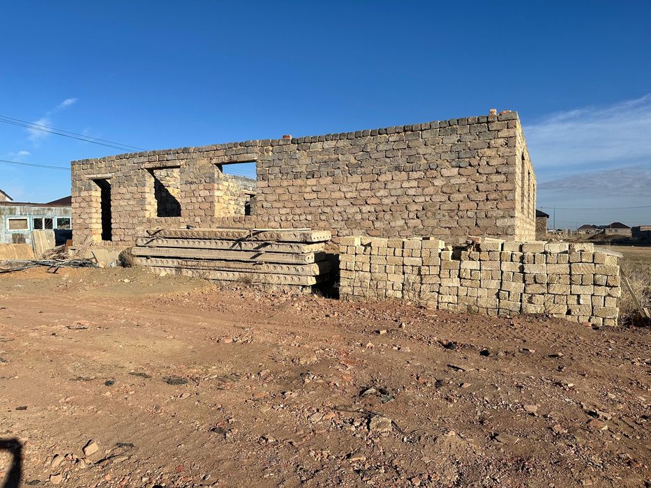 Продаётся Недостроенный дом с коммуникациями