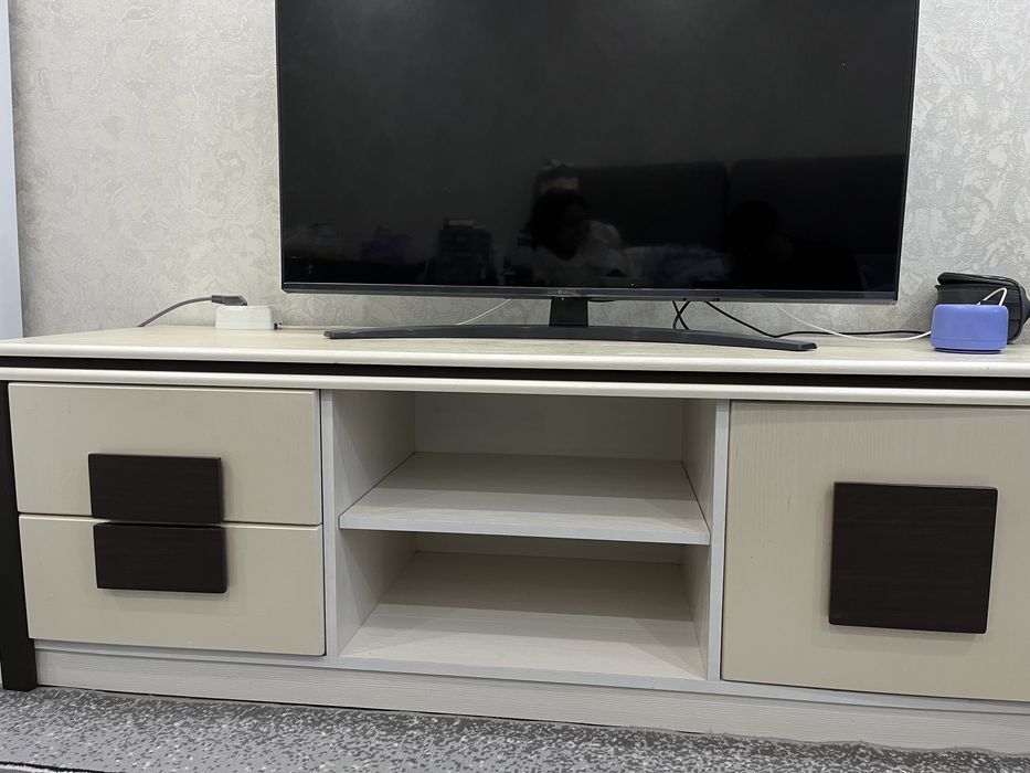 Продам тумбу под телевизор