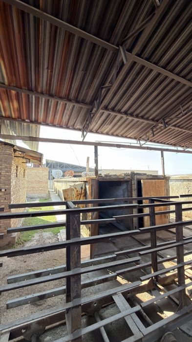 Гишт заводи ва офис под расшивка гишт заводи сотилади, нархи келишилад