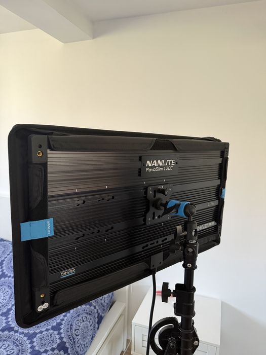Професионално осветление Nanlite PavoSlim 120c + статив
