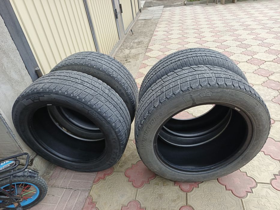 Продам Шины 235/55/18