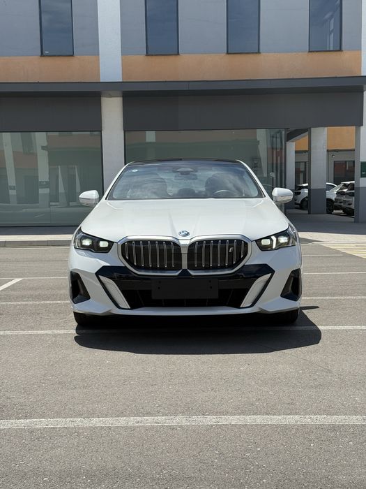 Bmw i5 35L 2024-Yil 15.700 yurgan +dop option 360kamera Harman Kardon