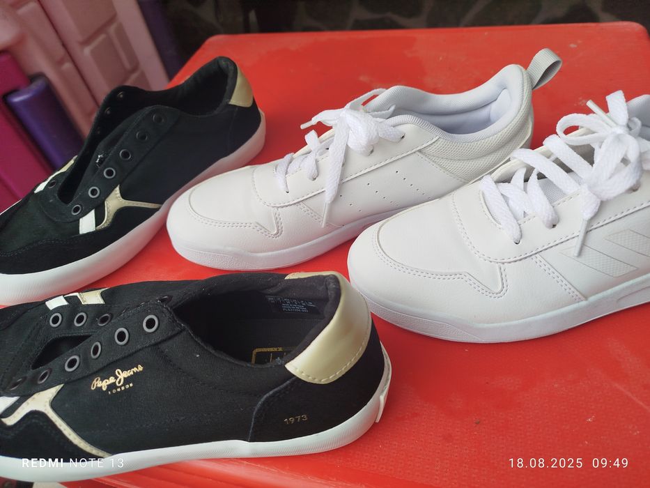 Маратонки Адидас 40