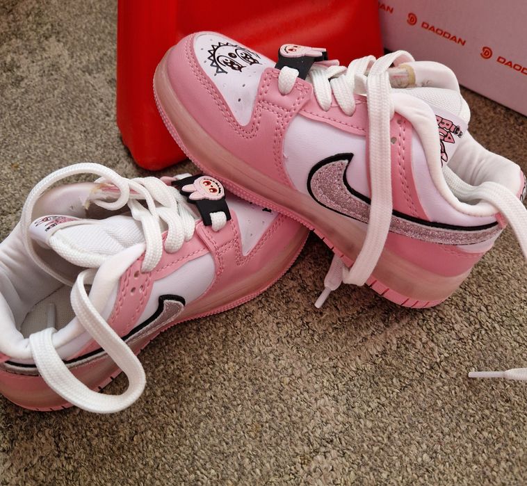 Adidasi copii Nike Labubu nr 30 purtați odata